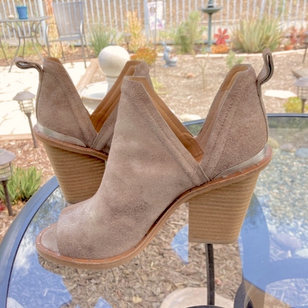 Mercer Edit Metallic Leather Peep Toe - Picture 3 of 8